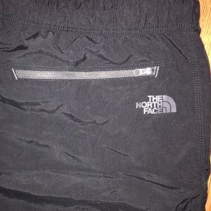 North Face men’s black athletic sports shorts